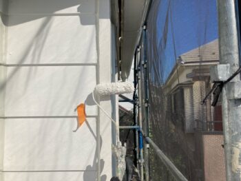 横浜市港南区N様邸コーナー板金塗装上塗り2回目