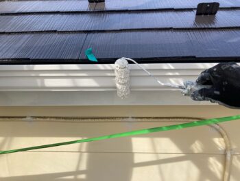 横浜市港南区A様邸軒樋塗装上塗り2回目