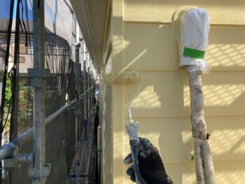 横浜市港南区A様邸コーナー板金塗装上塗り2回目