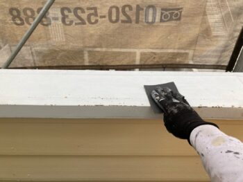 横浜市港南区A様邸笠木板金塗装前ケレン作業