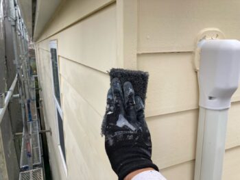 横浜市港南区A様邸コーナー板金塗装前ケレン作業