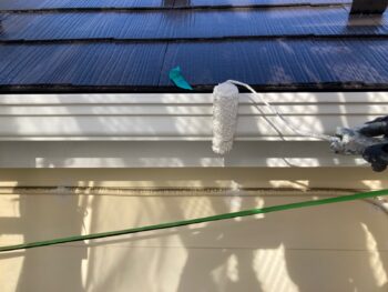 横浜市港南区A様邸軒樋塗装上塗り1回目