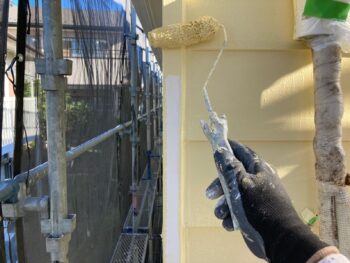 横浜市港南区A様邸コーナー板金塗装上塗り1回目