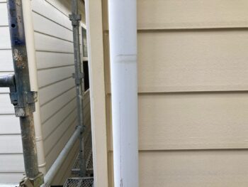 横浜市港南区A様邸竪樋塗装施工前画像