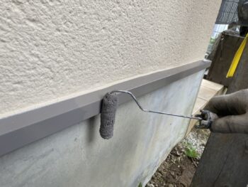 鎌倉市N様邸水切り塗装上塗り2回目