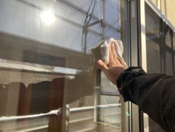 鎌倉市N様邸外壁塗装後窓清掃作業