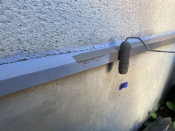 鎌倉市N様邸水切り塗装上塗り1回目