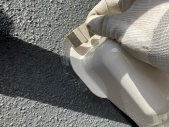 横浜市南区S様邸エアコンスリムダクト根元シール