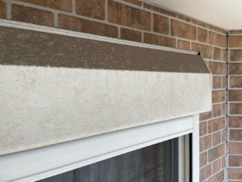 横浜市鶴見区K様邸シャッターボックス塗装施工前