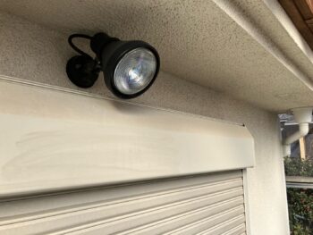 横浜市南区S様邸シャッターボックス塗装施工前