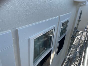 横浜市鶴見区K様邸窓モール塗装施工後