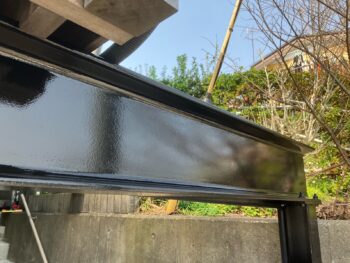 横浜市南区S様邸駐車場鉄骨架台塗装施工後