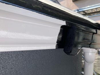 横浜市南区S様邸軒樋塗装上塗り2回目