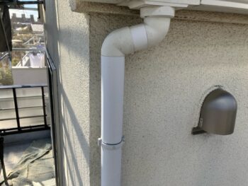 横浜市南区S様邸竪樋塗装施工前