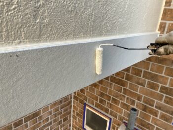 横浜市鶴見区K様邸幕板塗装上塗り2回目