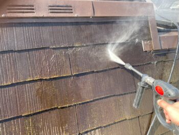 横浜市鶴見区K様邸屋根塗装前高圧洗浄