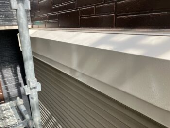 横浜市神奈川区S様邸シャッターボックス塗装施工後