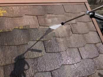 横浜市戸塚区S様邸グランセラベスト2液ファイン屋根塗装前高圧洗浄