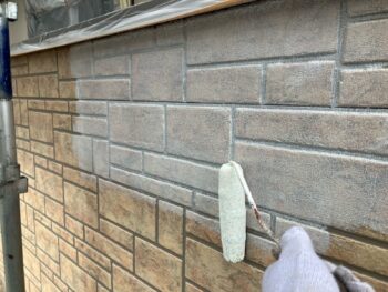 横浜市神奈川区S様邸グランセラトップ1液水性外液塗装下塗り