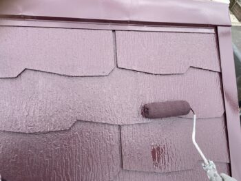 横浜市戸塚区S様邸グランセラベスト2液ファイン屋根塗装上塗り２回目