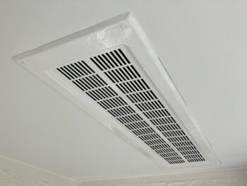 横浜市南区W様邸軒天換気口塗装施工後