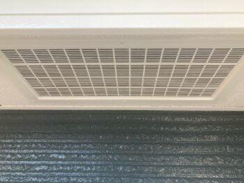 鎌倉市W様邸軒天換気口塗装施工後