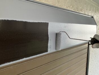 横浜市南区W様邸シャッターボックス錆止め塗装