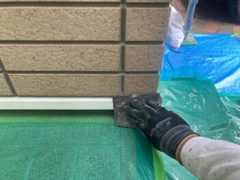 鎌倉市W様邸水切り塗装前ケレン