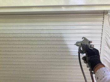 鎌倉市W様邸シャッター錆止め塗装