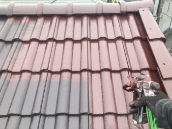 鎌倉市W様邸ファインパーフェクトベスト屋根塗装上塗り2回目