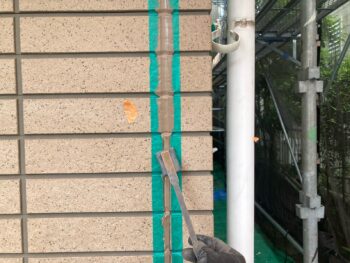 鎌倉市W様邸シーリング打ち換えなびき