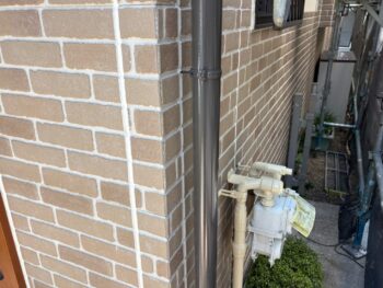 横浜市磯子区K様邸竪樋塗装施工後