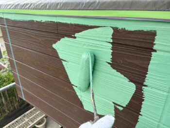 横浜市磯子区K様邸パーフェクトトップSi外壁塗装上塗り1回目