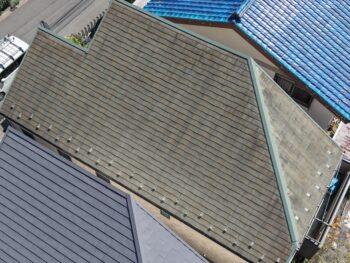 横浜市磯子区K様邸スーパーガルテクト屋根カバー工法施工前
