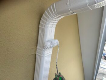 横浜市栄区I様邸竪樋塗装上塗り2回目