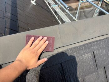 横浜市栄区I様邸棟板金塗装前ケレン