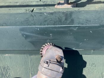 横浜市栄区W様邸棟板金塗前ケレン