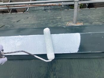 横浜市栄区W様邸棟板金塗下塗り