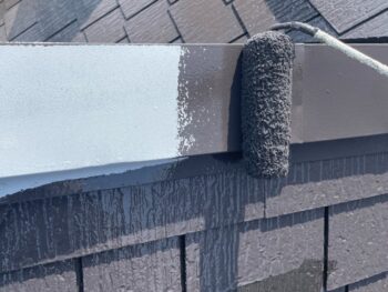 横浜市栄区I様邸棟板金塗装上塗り1回目