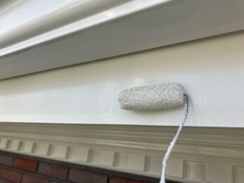 横浜市栄区W様邸破風塗装上塗り2回目