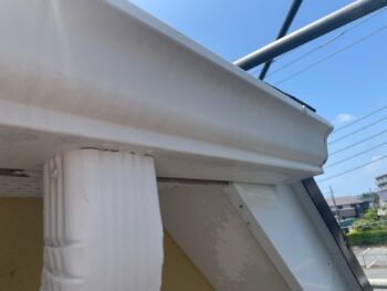 横浜市栄区I様邸軒樋塗装施工前
