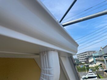 横浜市栄区I様邸軒樋塗装施工後