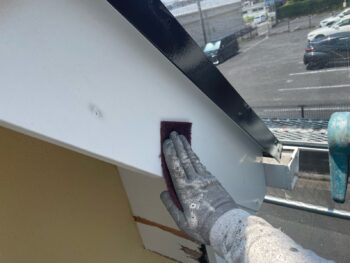 横浜市栄区I様邸破風塗装前ケレン