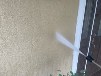 横浜市栄区I様邸グランセラトップ1液水性外壁塗装前高圧洗浄作業