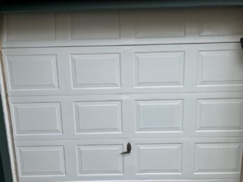 横浜市栄区W様邸駐車場扉塗装施工後