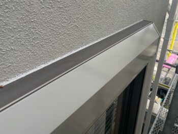 横浜市金沢区T様邸シャッターボックス塗装施工後