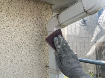 横浜市金沢区Ｙ様邸竪樋塗装前ケレン