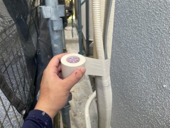 横浜市金沢区T様邸エアコン配管テープ巻き戻し