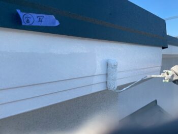 横浜市金沢区T様邸破風塗装上塗り2回目