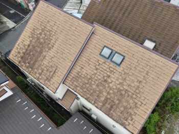 横浜市金沢区T様邸スーパーガルテクト屋根カバー工法施工前